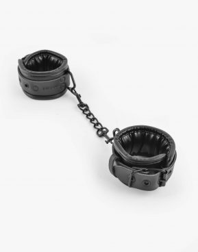 Hot Time padded sorte læder manchetter med kæde - ankler